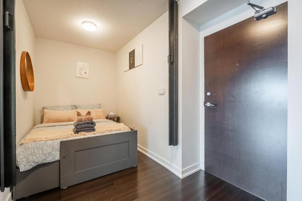 Cozy Condo In Downtown Toronto + Free Parking Exterior photo