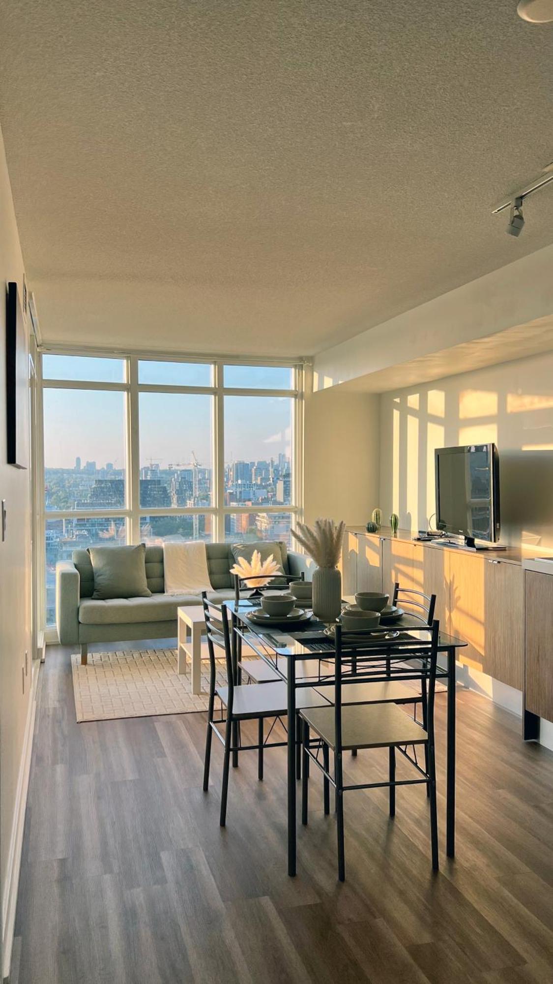 Cozy Condo In Downtown Toronto + Free Parking Exterior photo